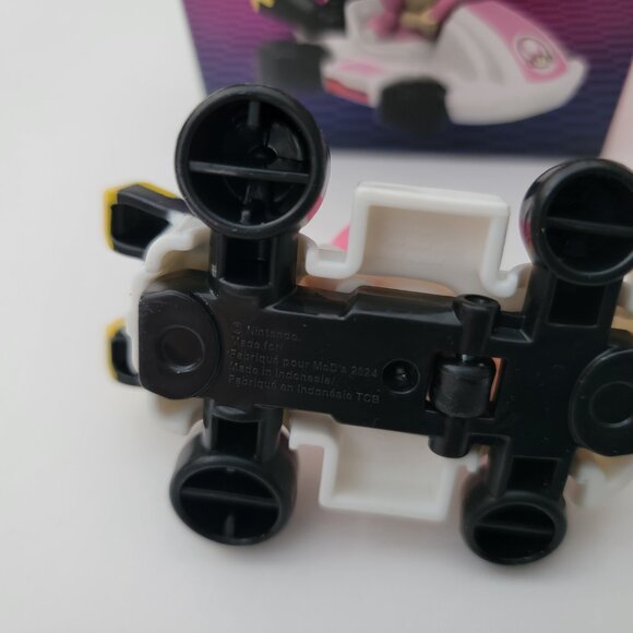 2024 McDONALD'S Toadette - Mario Kart Nintendo HAPPY MEAL Toys, new - Picture 13 of 14
